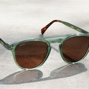 Wear me pro Easton sunglasses. Green